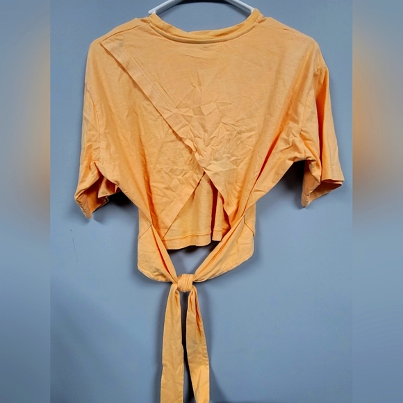 Universal Thread - Picture 2 of 3